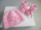 Bonnet, chaussons roses bébé  tricot laine fait main