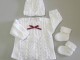Ensemble tricot b&eacute;b&eacute; mod&egrave;le layette tricot&eacute; main sur OPLA