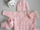 Ensemble tricot b&eacute;b&eacute; mod&egrave;le layette tricot&eacute; main sur OPLA